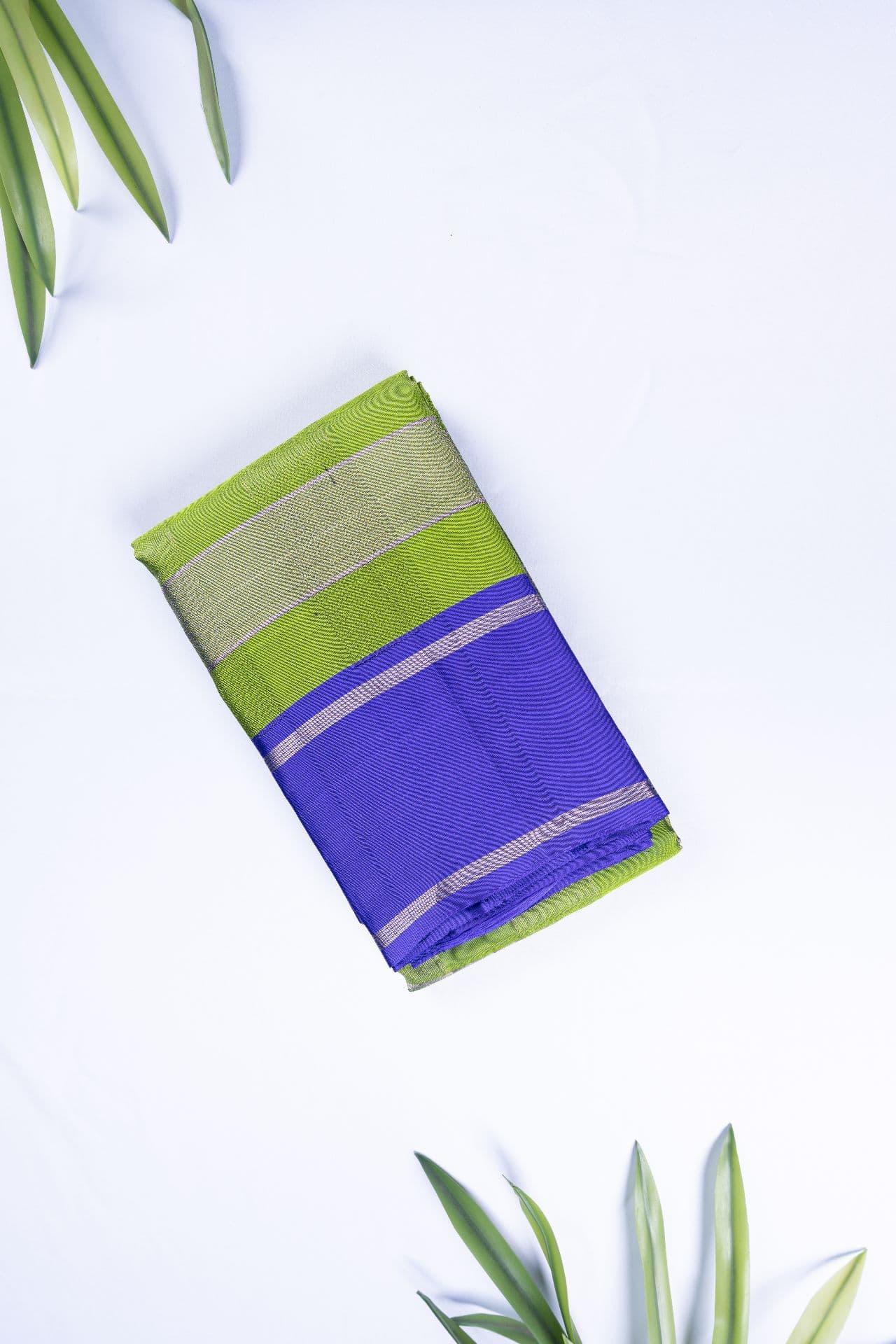 Forest Green & Peacock Blue Vintage Checked Kanjivaram Saree Buy authentic handloom soft silk saree